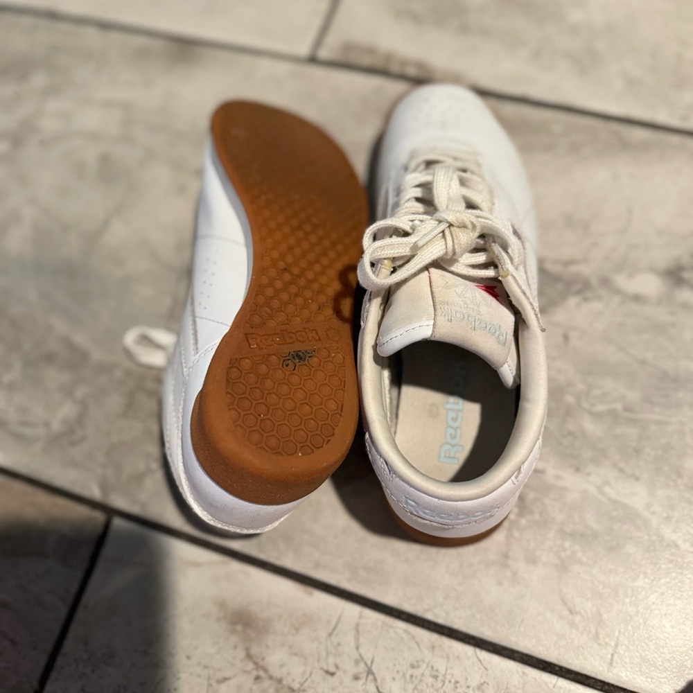 White Reebok - Picture 4 of 4